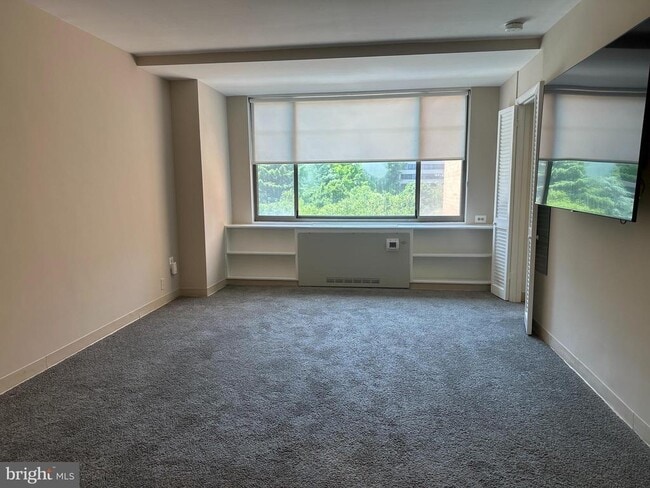 Building Photo - 1111 Arlington Blvd Unit 429