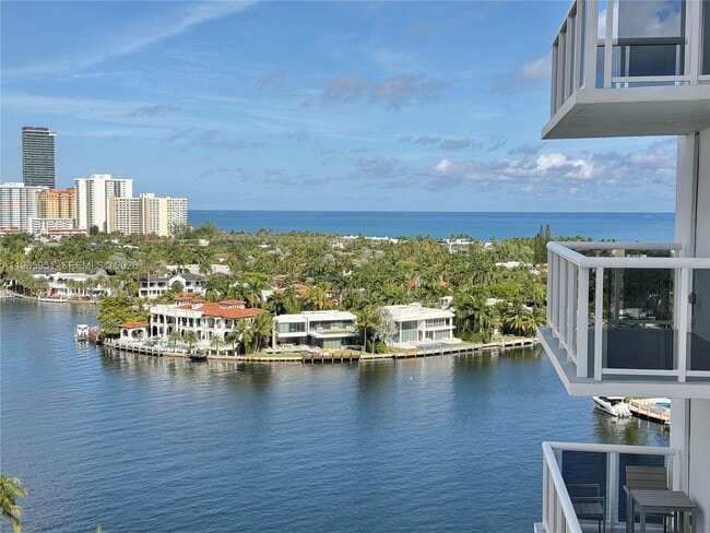 Building Photo - 20515 E Country Club Dr Unit 1642