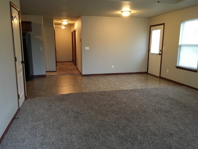 Photo - 3 Bed 2 Bath Single Level Duplex in Lee's Summit