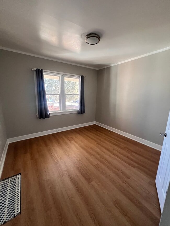 Photo - Curtis Newton Fourplex Unidad 1607 Newton A