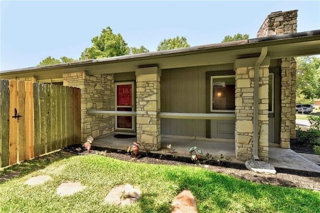 10605 Golden Quail Dr