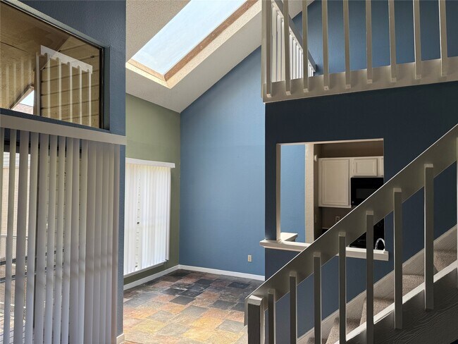 Building Photo - 8579 Sands Point Dr Unit 102 Rental
