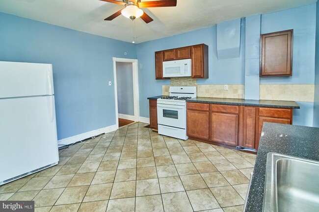 Photo - 1916 W 7th St