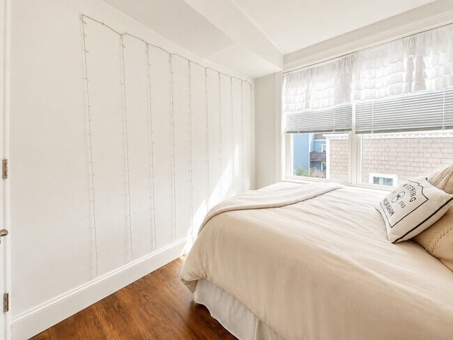 Photo - 154 Gold St Unit 3