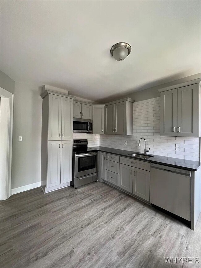 Photo - 355 Plymouth Ave