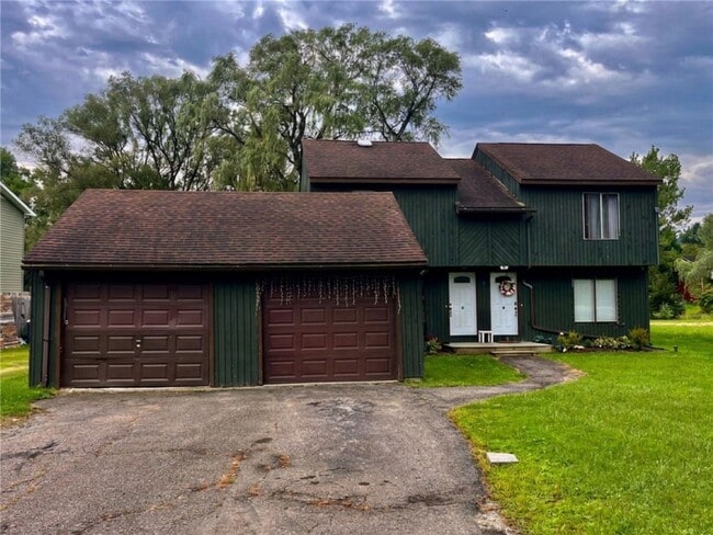 Building Photo - 5 Brookside Dr
