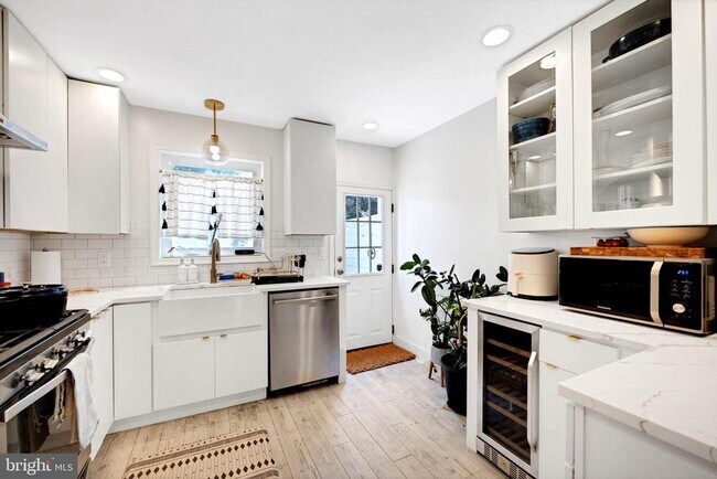 Photo - 1732 Manton St