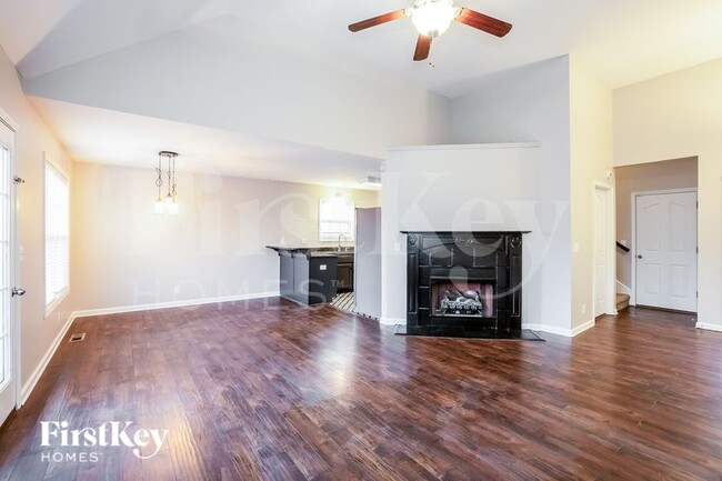 3748 Naples Ct N