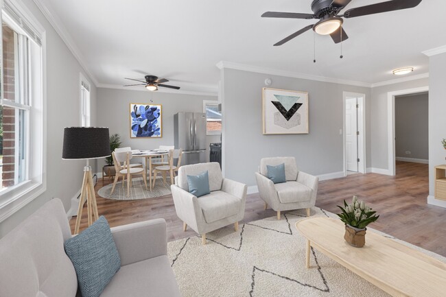 Photo - Updated 2 Bed in Lake Bluff | Parking Included | Pet Friendly | Top Schools Unidad F