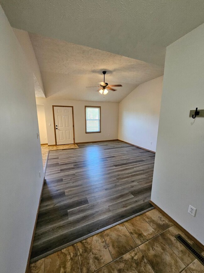 Photo - Beautiful house in the Fall Creek Subdivision! Carl Junction!