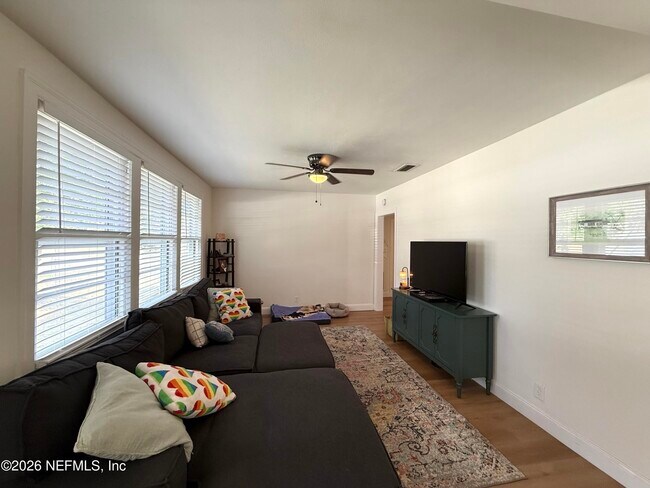 Photo - 5352 Appleton Ave