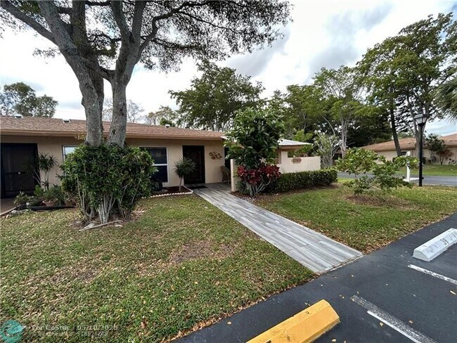 Photo - 13363 Pineapple Palm Ct Casa