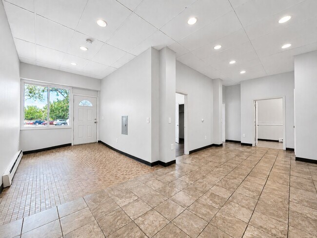 71 Catlin St Unit L20