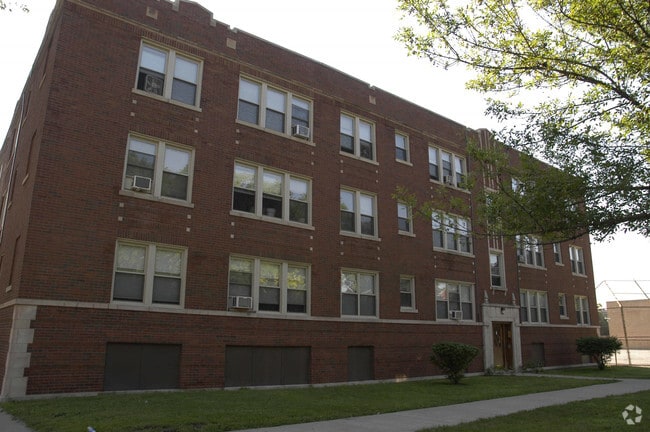 Building Photo - 6705 S Michigan