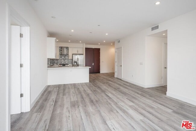 Photo - 1237 S Holt Ave Unit 307