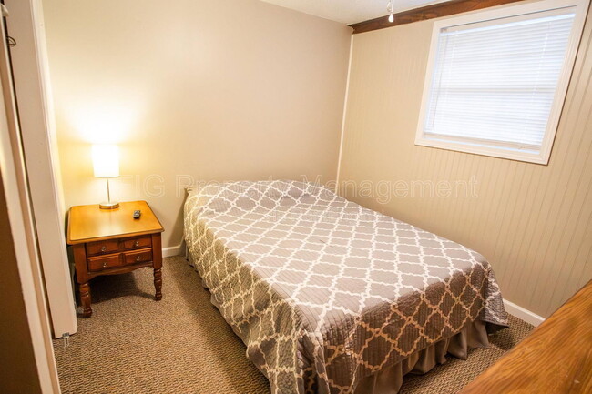 Photo - 707 W Race St Unidad 1