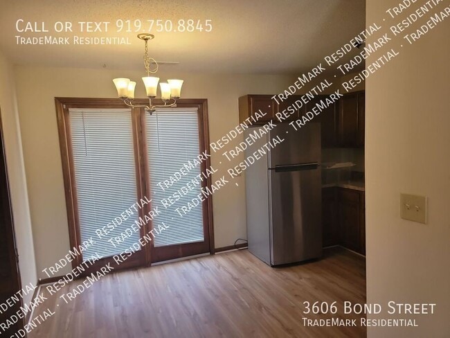 Photo - 3606 Bond St