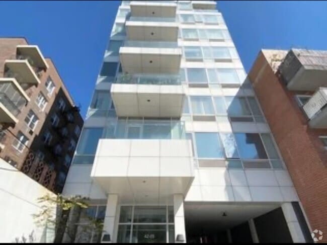 Building Photo - 42-05 Parsons Blvd Unit 2A Rental