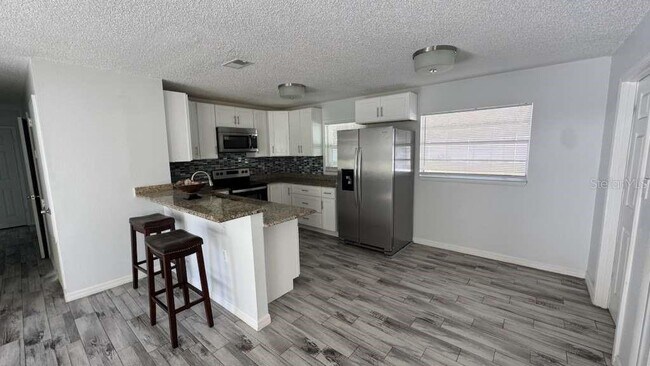 Photo - 545 Oak Dr