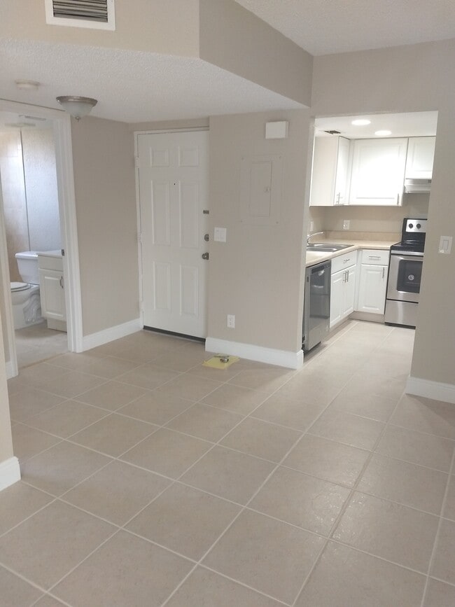 Photo - 1503 SE Royal Green Cir Unit V104