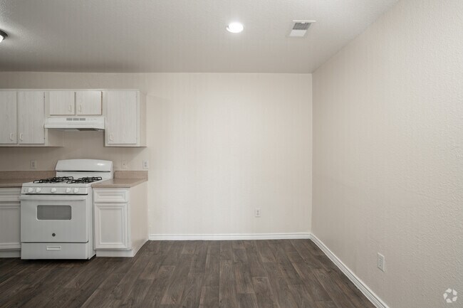 3BR, 2BA - 1,050SF - Dining Room - La Herencia Apartments