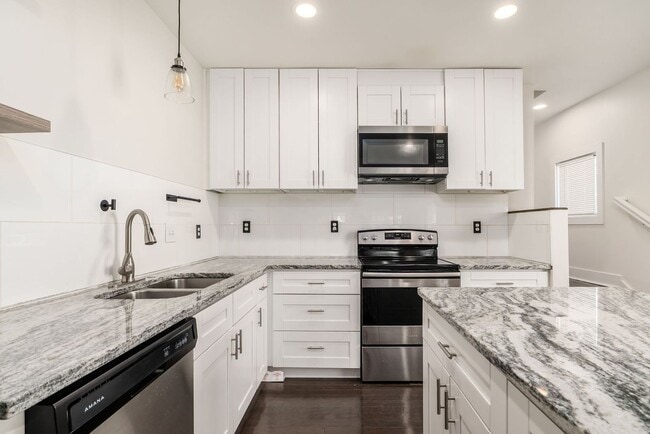 Photo - 857-859 Wilson Ave Unit 859