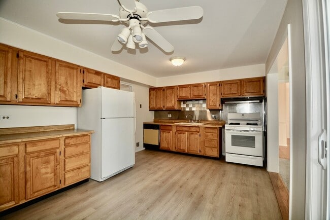 Photo - 609 Loomis St