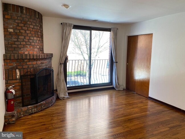 Building Photo - 1824 South St Unit 2 Rental