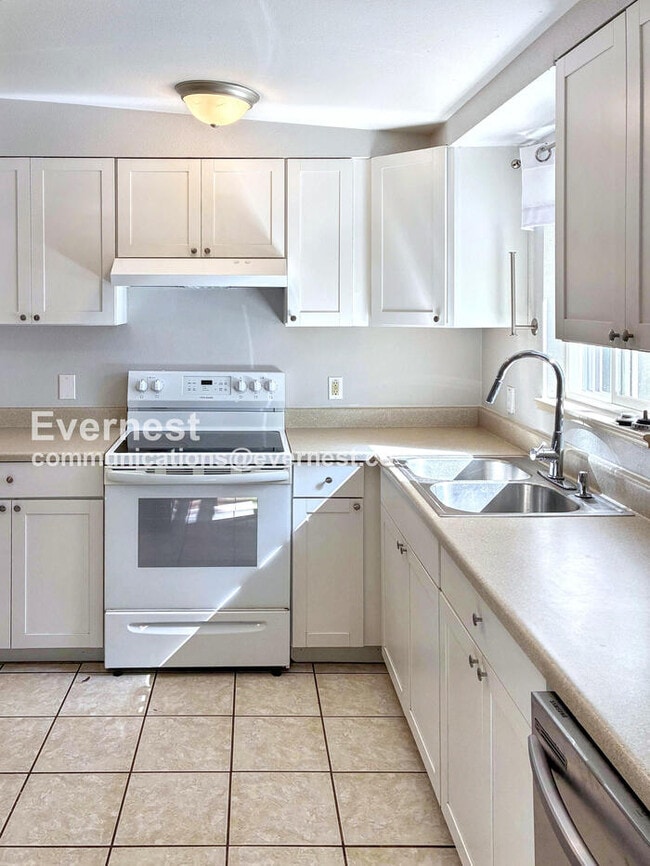 Photo - 621 W Prospect Rd