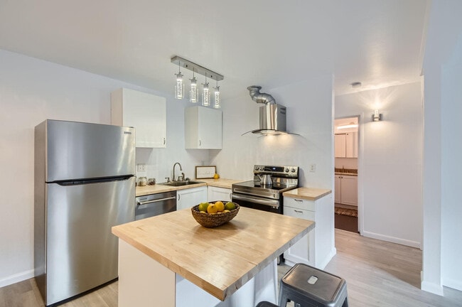 Photo - 5995 W Hampden Ave Unidad F19 Rental