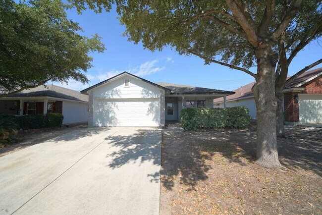 Photo - Great 3/2 Single Story Home Now Available ...