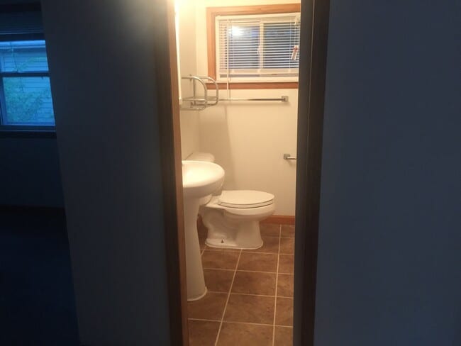 Photo - Nice 2 bedroom ranch with lake access