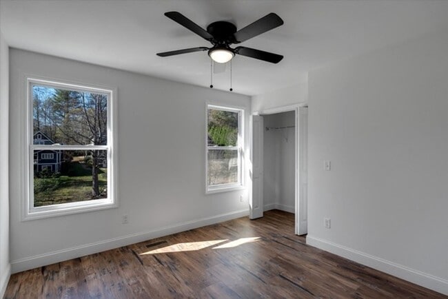 Photo - Charming Brand-New Contemporary Home in Black Mountain