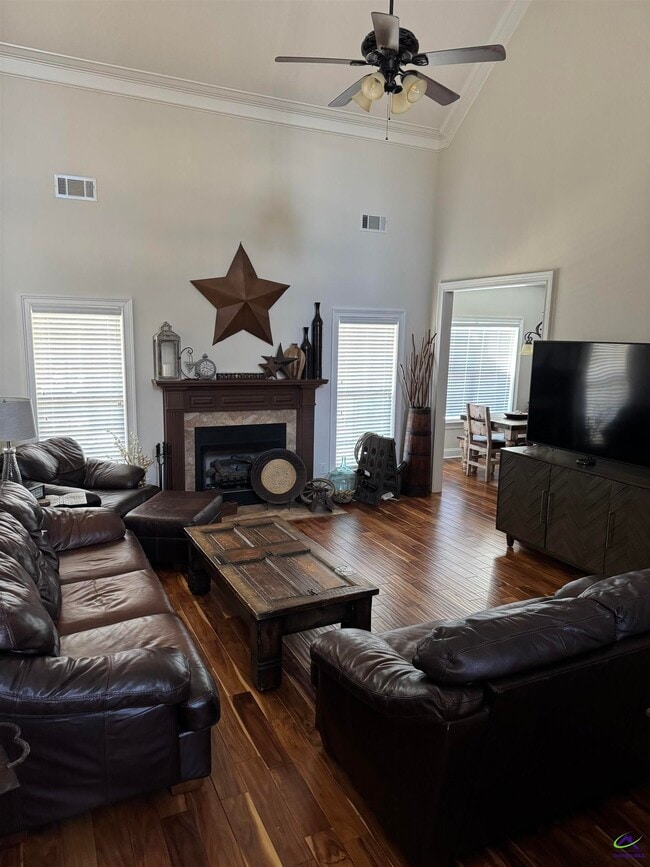 Photo - 305 Taylor Elaine Dr