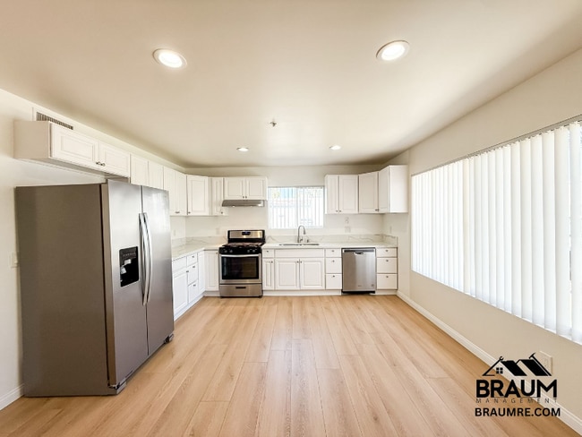 Photo - 1421 Centinela Ave Unit B