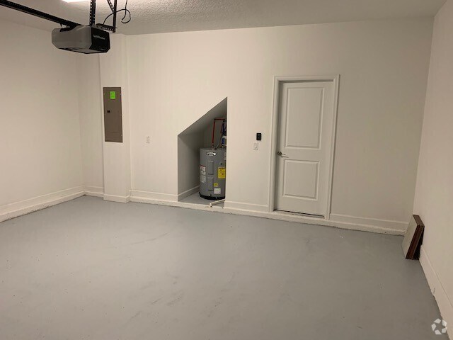 Building Photo - Lake Nona Townhouse