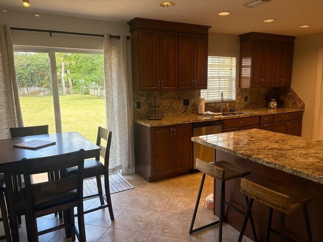 Photo - 5586 3rd Rd
