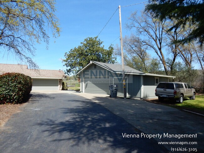 Photo - 1075 Big Ben Rd