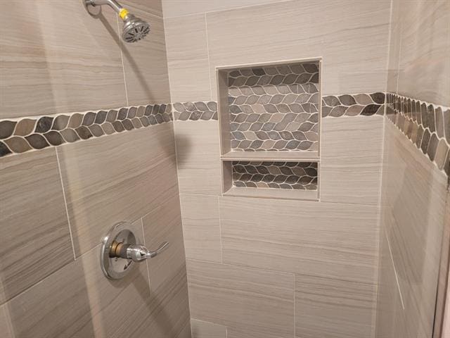 Photo - 910 Boxwood Dr