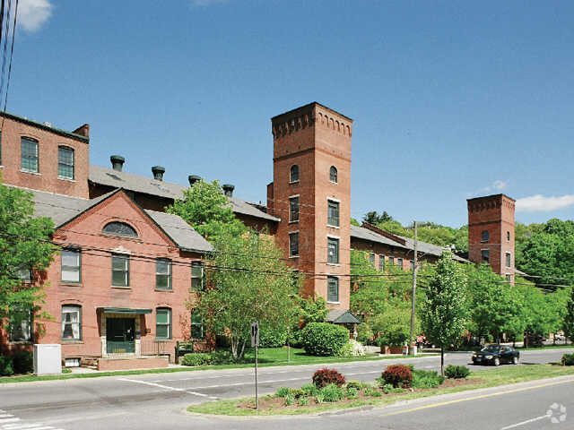 Building Photo - Beacon Mill Village Rental