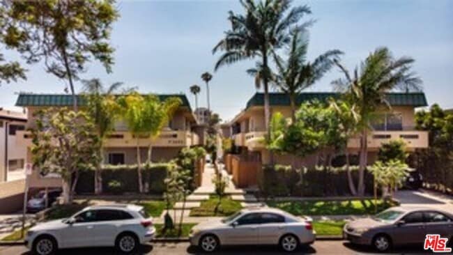 Photo - 3557 Jasmine Ave Unidad #8