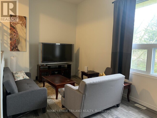 Photo - 1460 Limberlost Rd