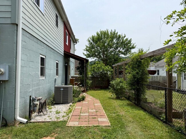 Photo - 1500 Meridian St