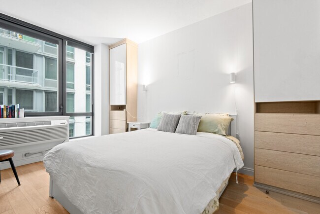 Building Photo - 160 1st St Unit 614