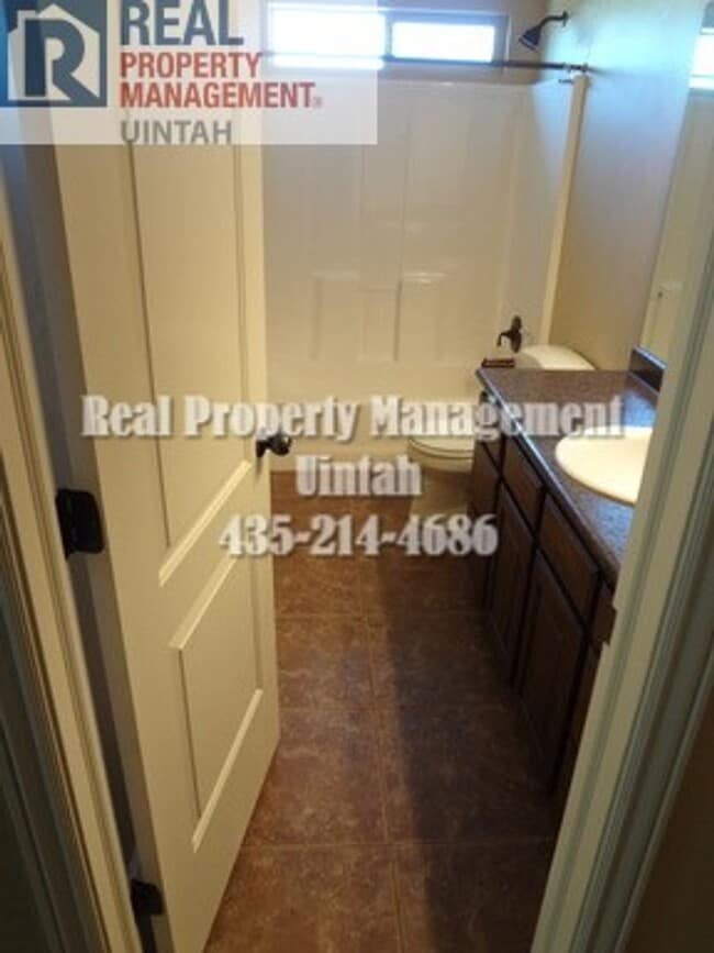 Photo - 3 Bedroom Condo With 2 Car Garage.