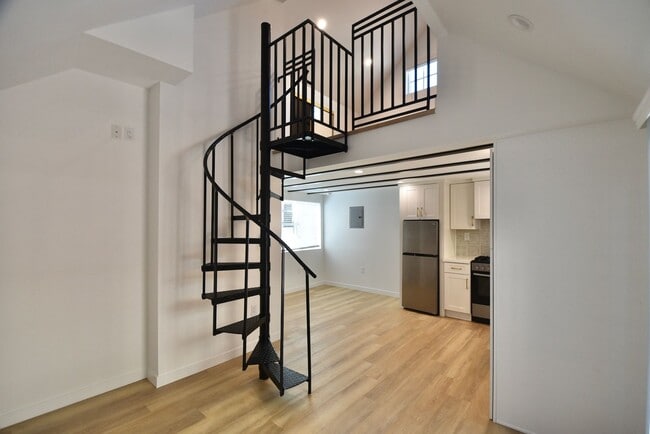 Photo - 2906 Griffith Park Blvd Unit 2914