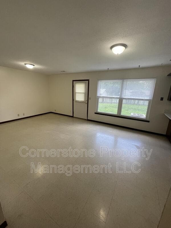 Photo - 618 Birch St
