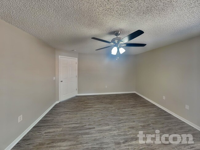 Photo - 3390 Shalimar Cir