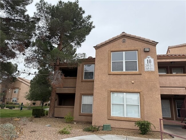 Building Photo - 1150 N Buffalo Dr Unit 1045