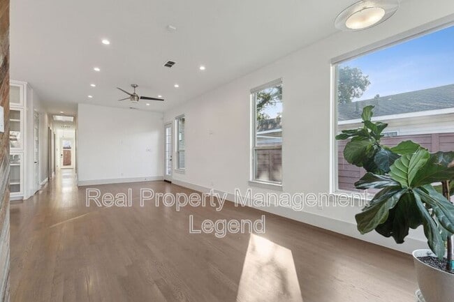 Photo - 1018 S Waverly Dr